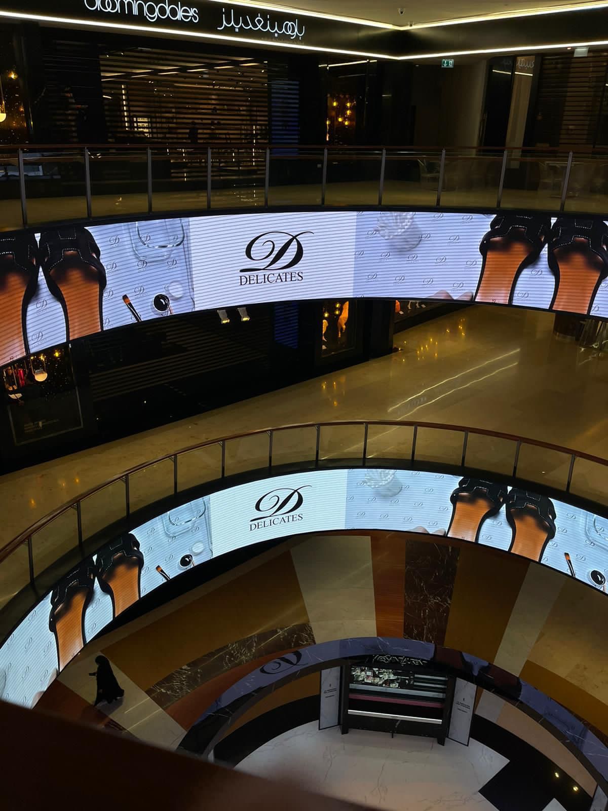 Curved LED Mall Display